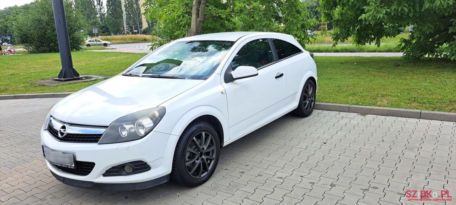 2009' Opel Astra photo #2