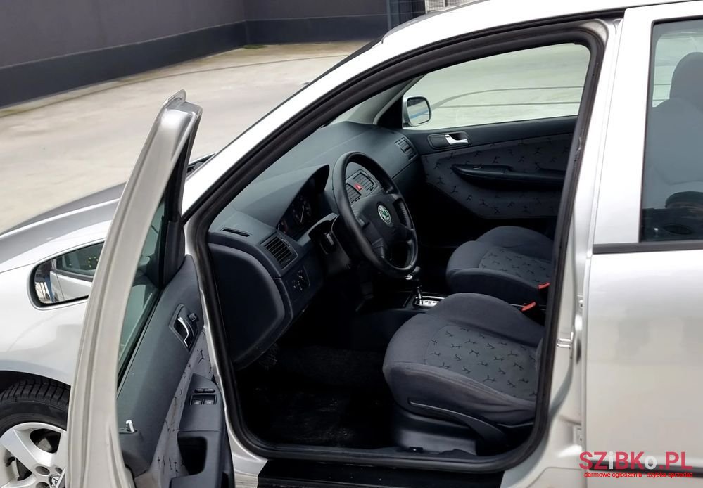 2004' Skoda Fabia photo #5