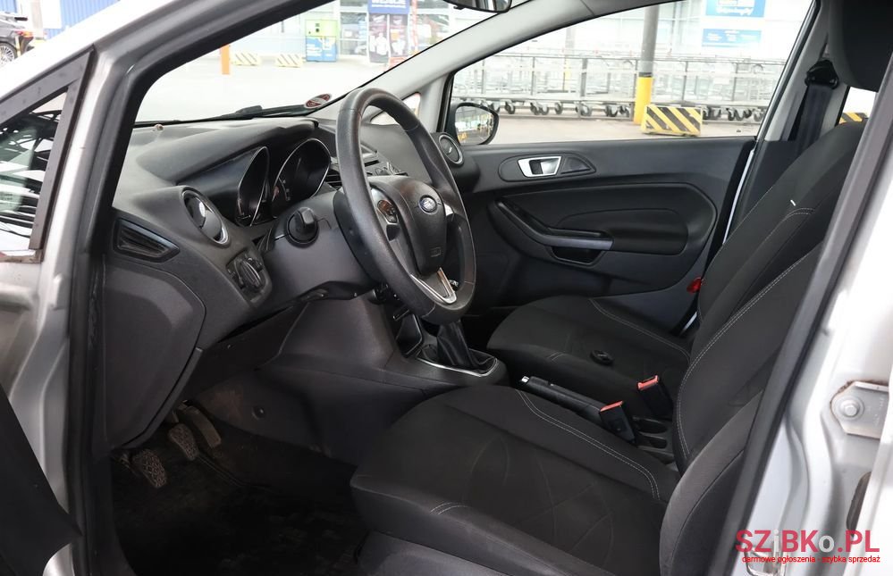 2013' Ford Fiesta photo #6