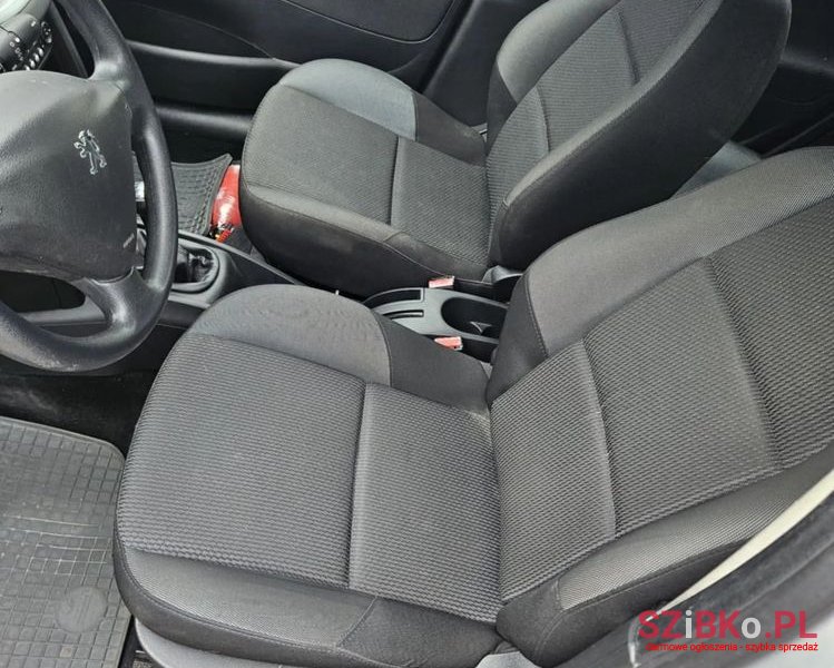 2010' Peugeot 207 1.4 16V Trendy photo #3