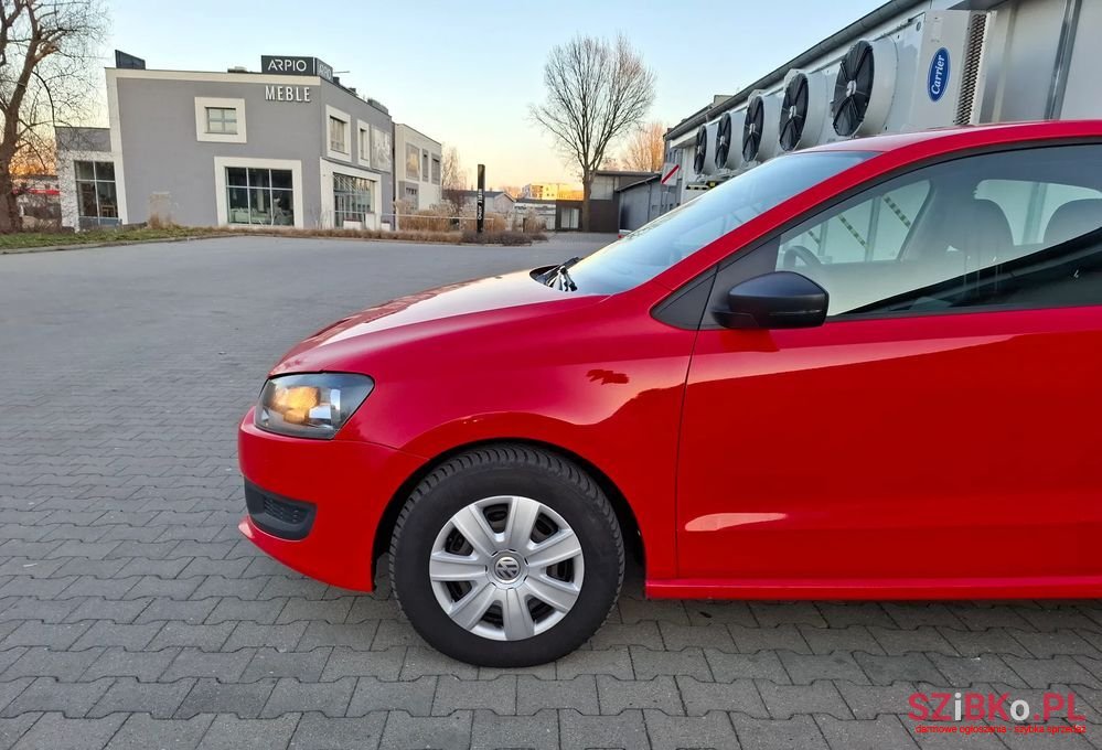 2013' Volkswagen Polo photo #5
