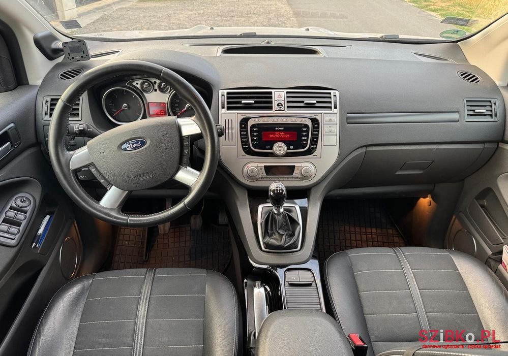 2011' Ford Kuga photo #6