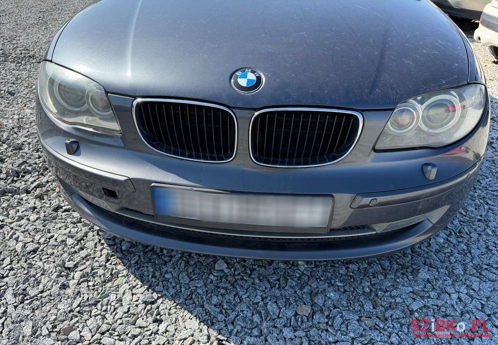 2008' BMW 1 Series 116I photo #2