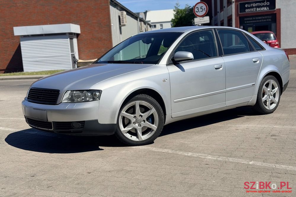 2002' Audi A4 Limousine photo #1