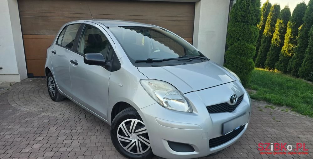 2010' Toyota Yaris 1.0 Luna Start photo #1