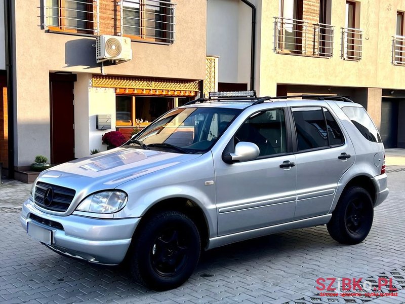 2000' Mercedes-Benz Ml 270 Cdi photo #5