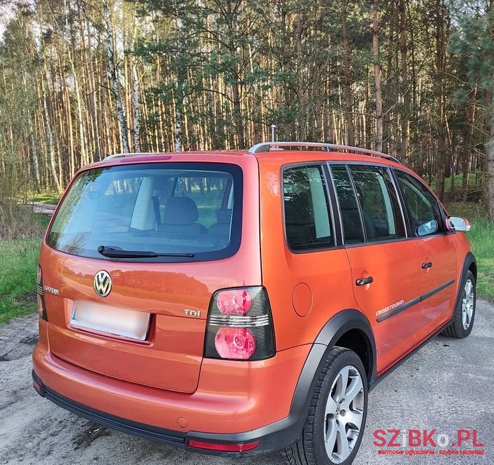 2007' Volkswagen Touran photo #2