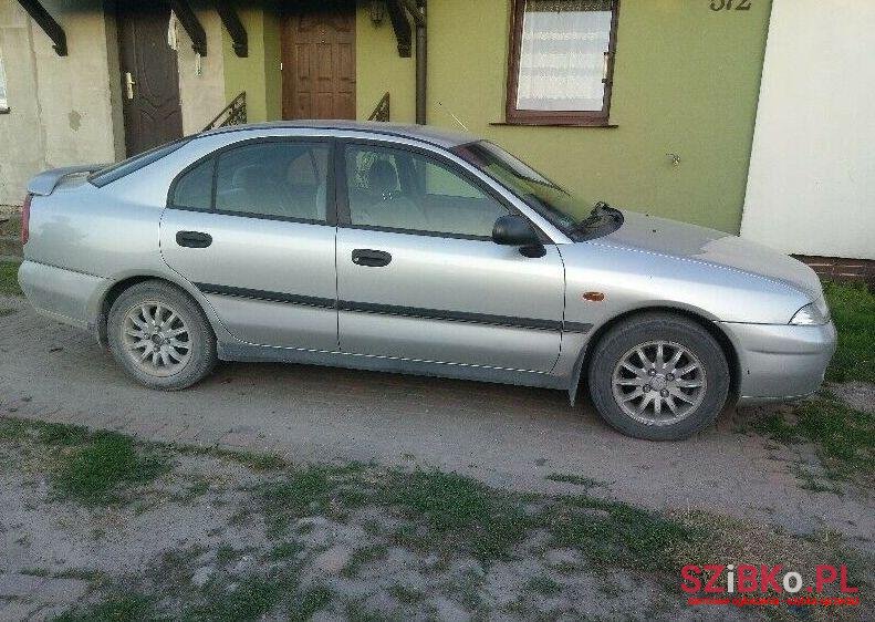 1996' Mitsubishi Carisma photo #1