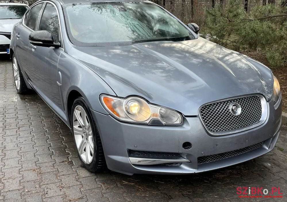 2010' Jaguar XF 3.0 V6 D Luxury photo #5