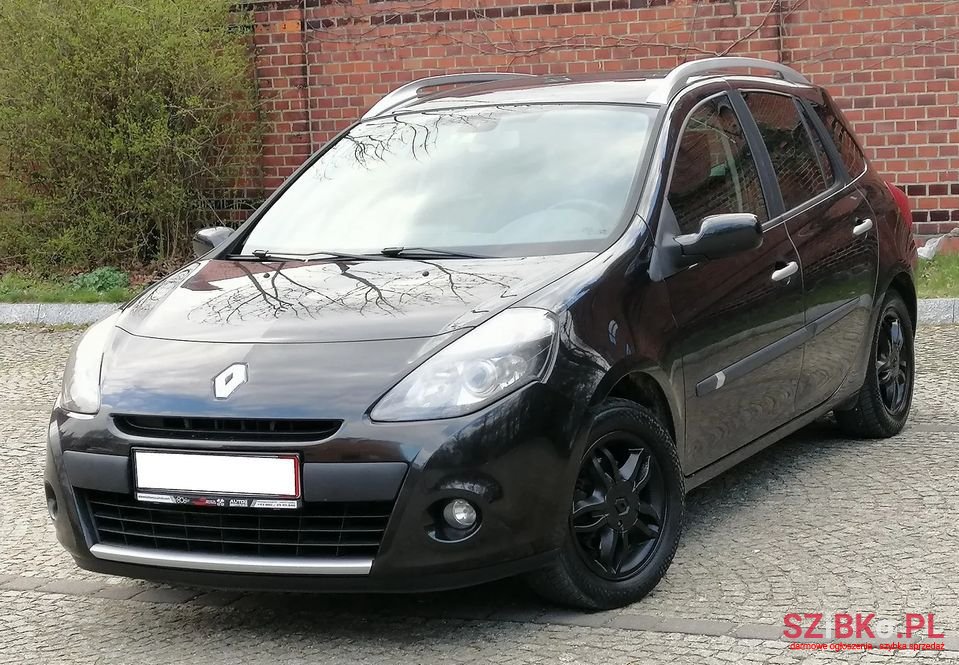 2008' Renault Clio photo #2