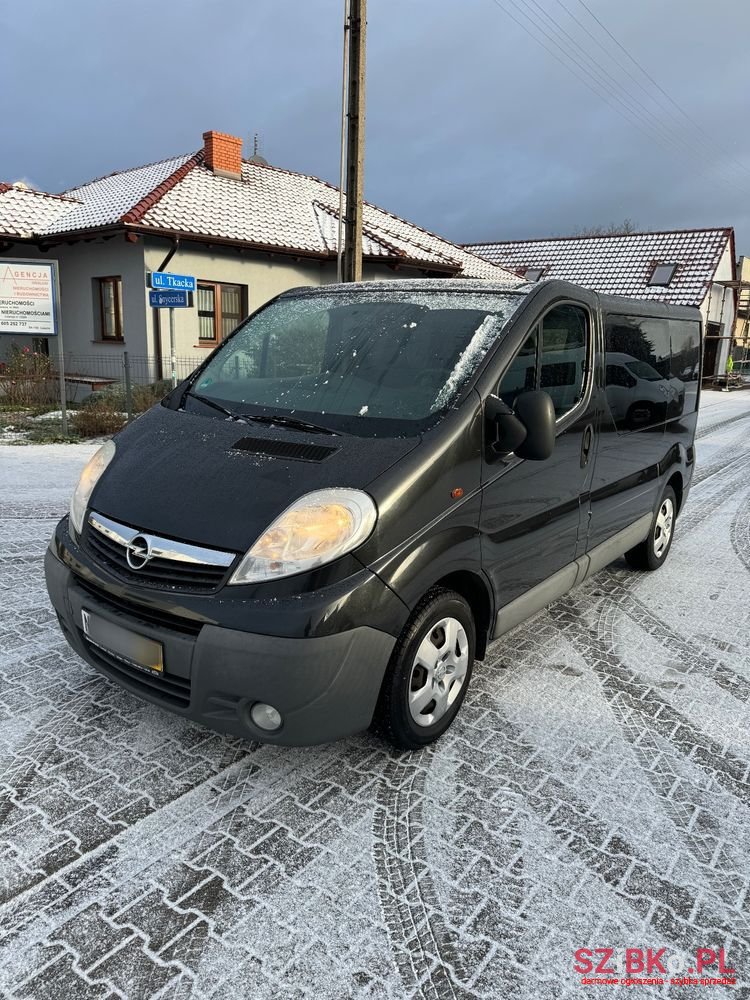 2013' Opel Vivaro photo #2