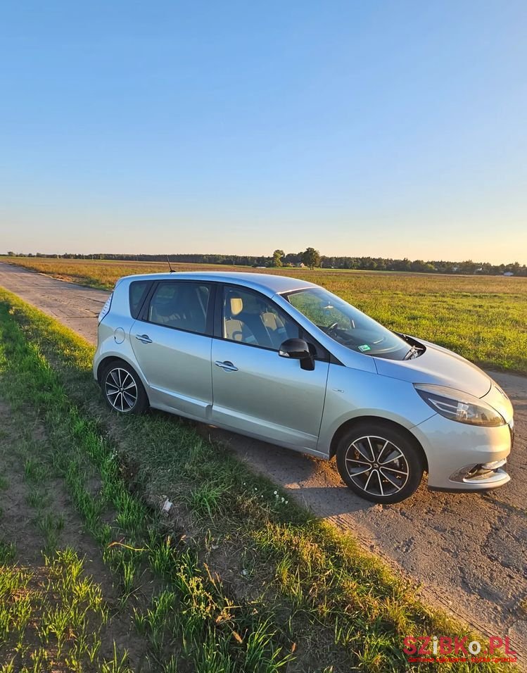 2013' Renault Scenic photo #2