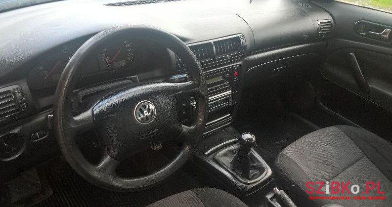 1998' Volkswagen Passat photo #1