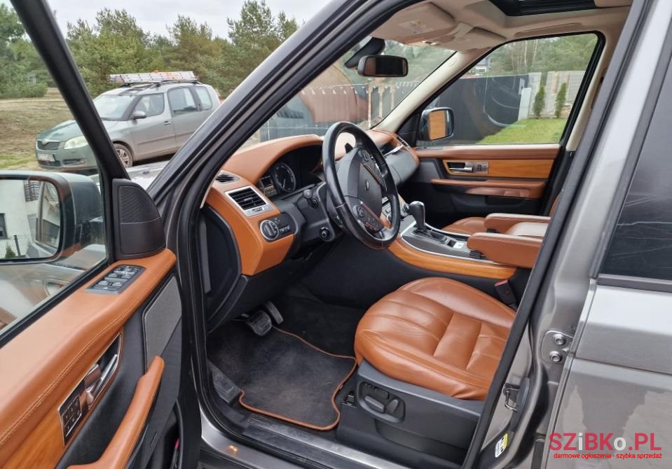 2011' Land Rover Range Rover Sport photo #4