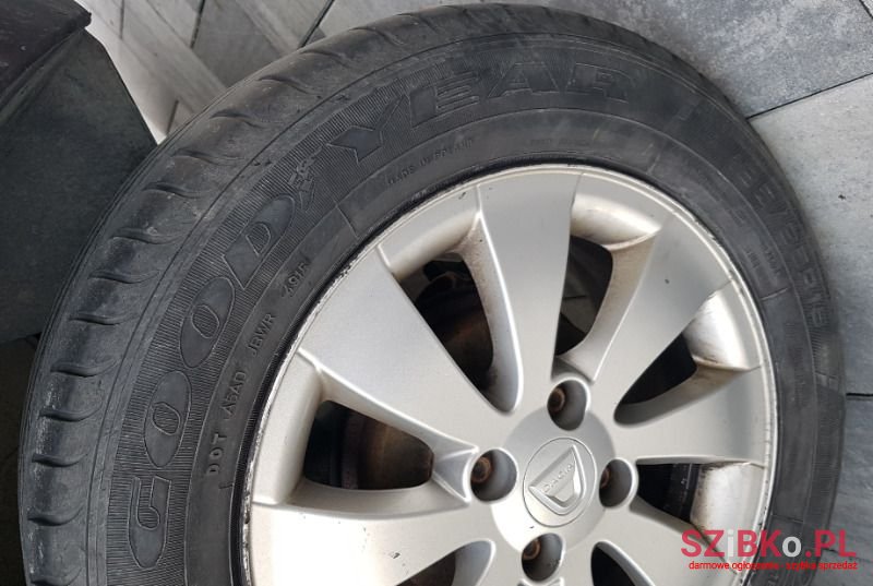 2016' Dacia Sandero photo #2