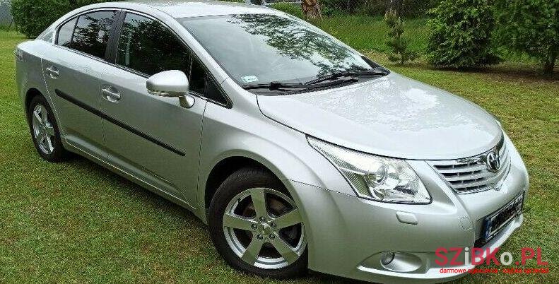2009' Toyota Avensis photo #1