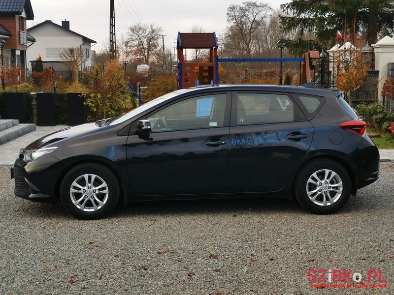 2015' Toyota Auris 1.33 Vvt-I Active photo #2