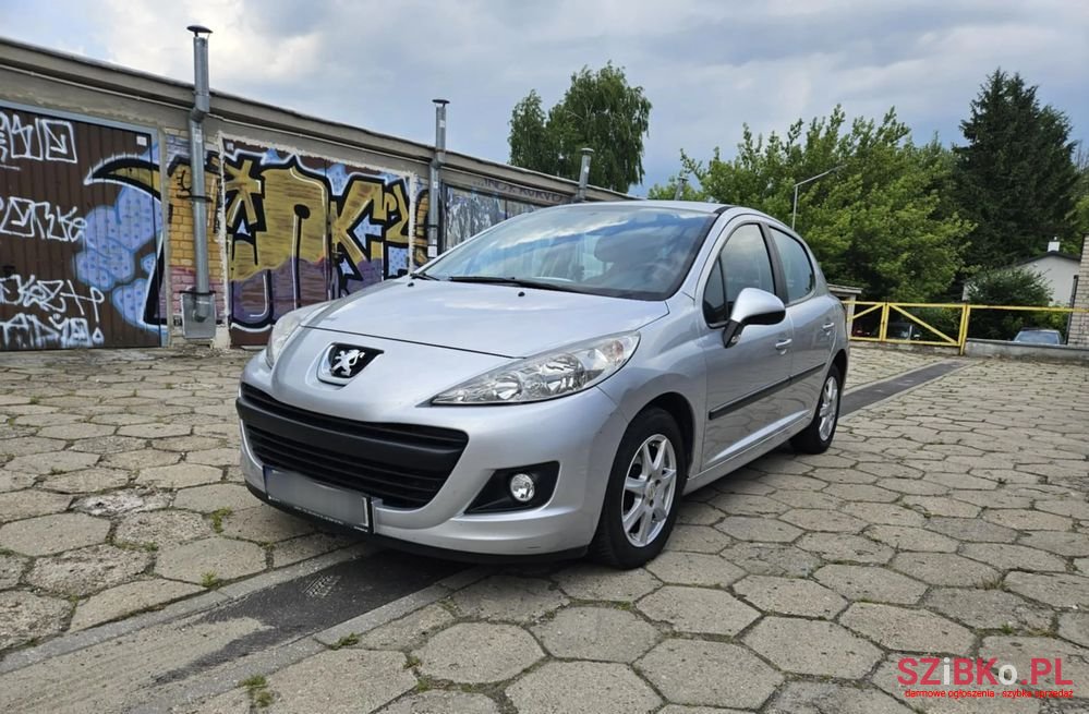 2010' Peugeot 207 1.4 16V Trendy photo #4