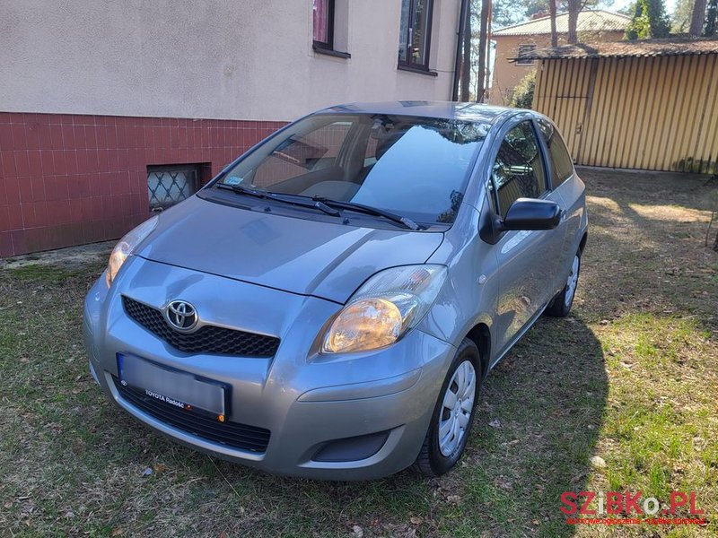 2009' Toyota Yaris 1.0 Luna A/C photo #1