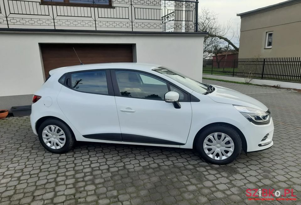 2019' Renault Clio photo #3