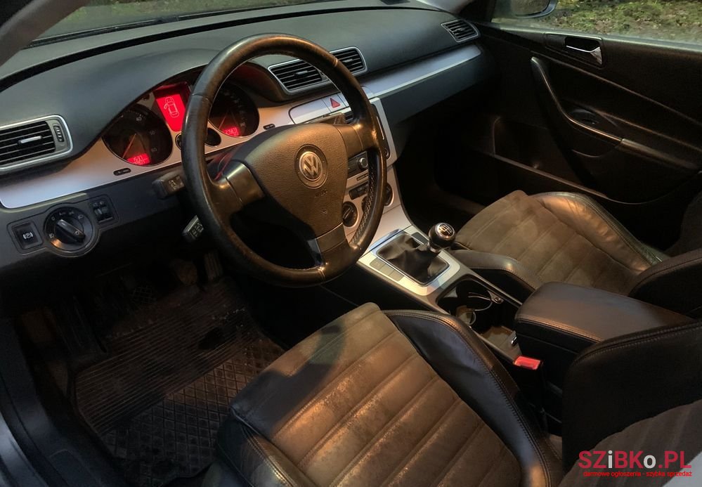 2008' Volkswagen Passat photo #5