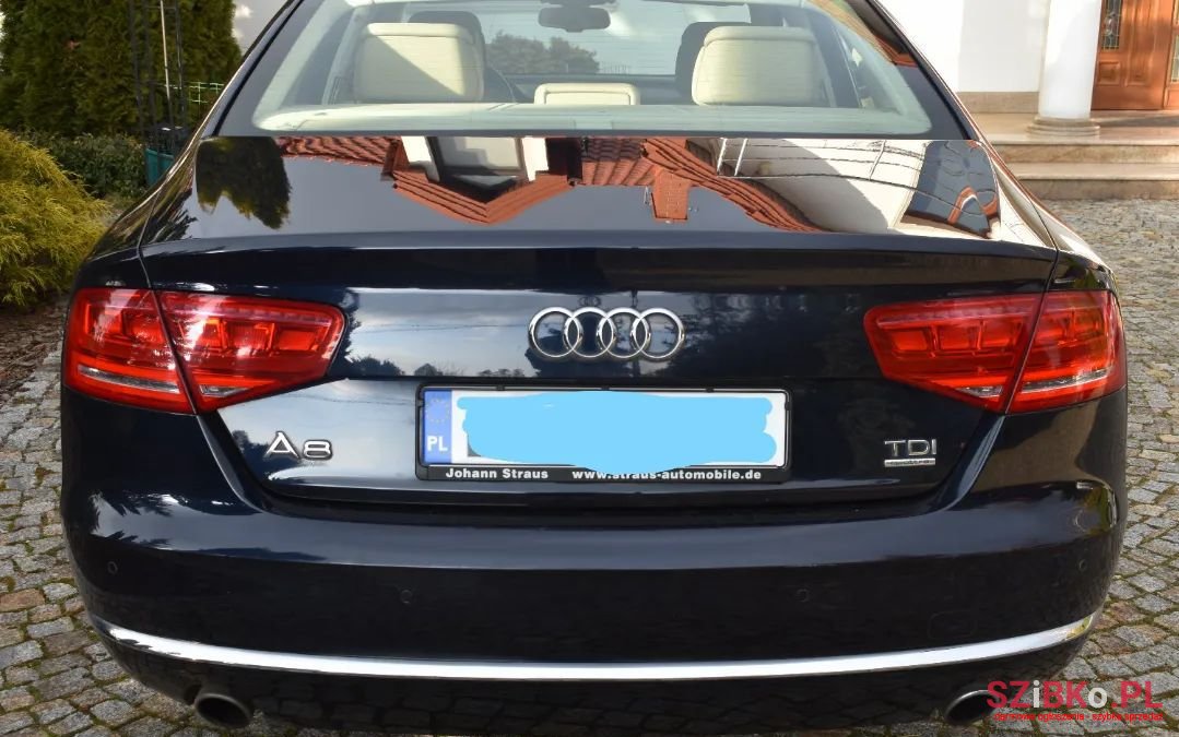 2011' Audi A8 photo #5