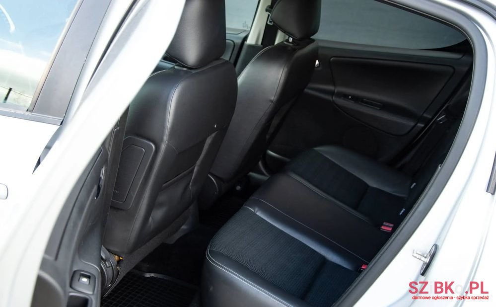 2011' Peugeot 207 1.6 Active photo #5