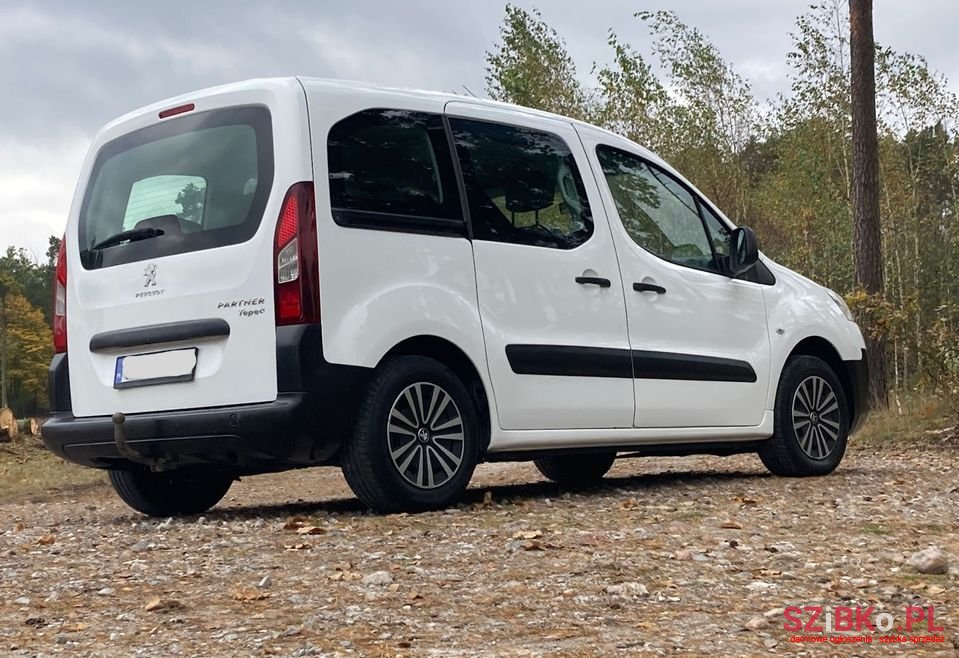 2015' Peugeot Partner photo #6