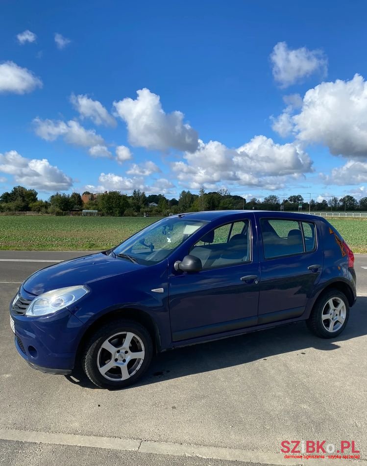2009' Dacia Sandero photo #3