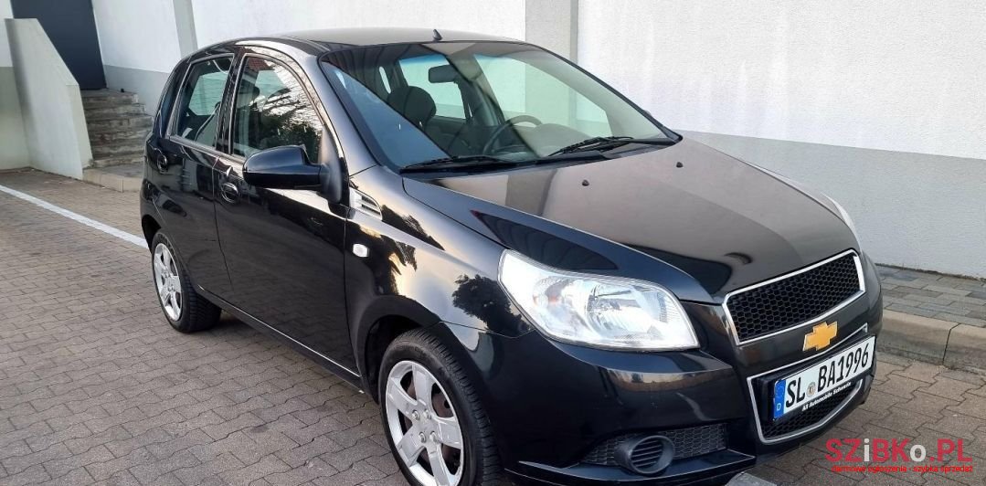 2010' Chevrolet Aveo photo #2