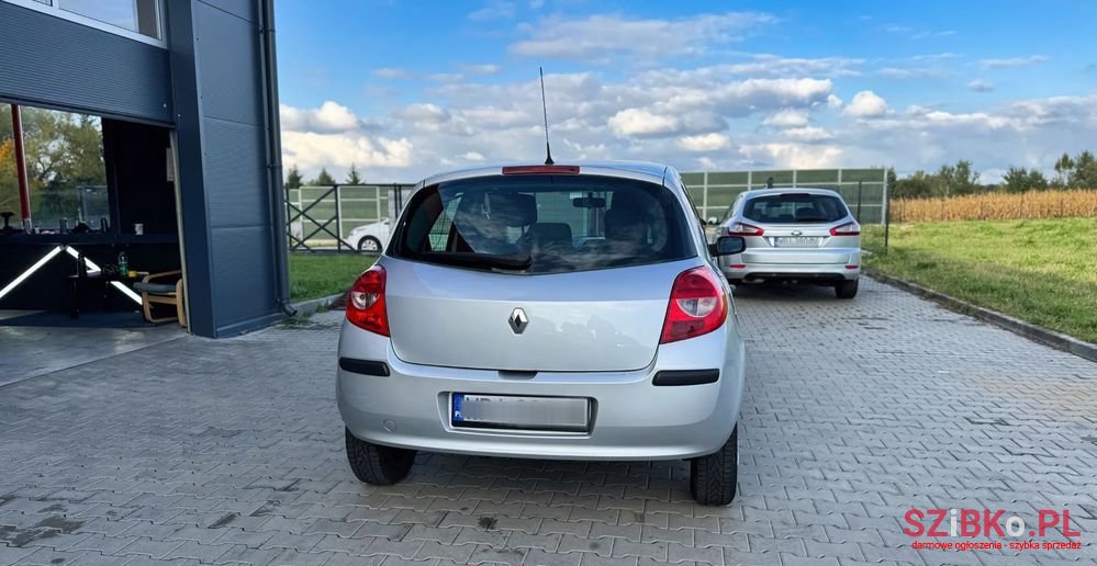 2006' Renault Clio photo #4