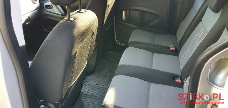 2015' Peugeot Partner photo #6