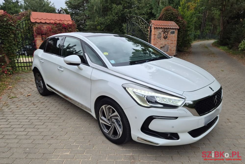 2015' DS Automobiles DS 5 photo #3