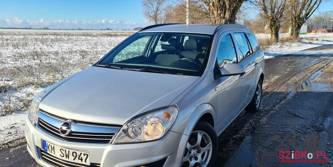 2008' Opel Astra photo #3