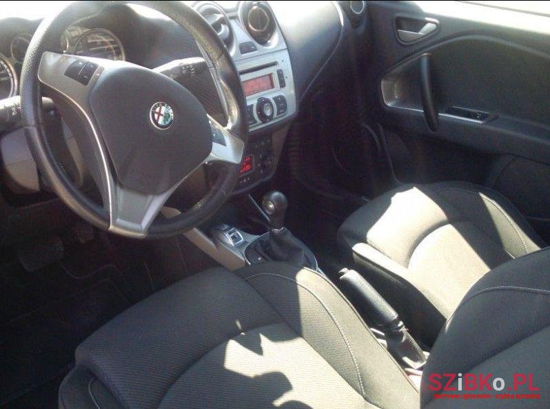 2010' Alfa Romeo Inne photo #2