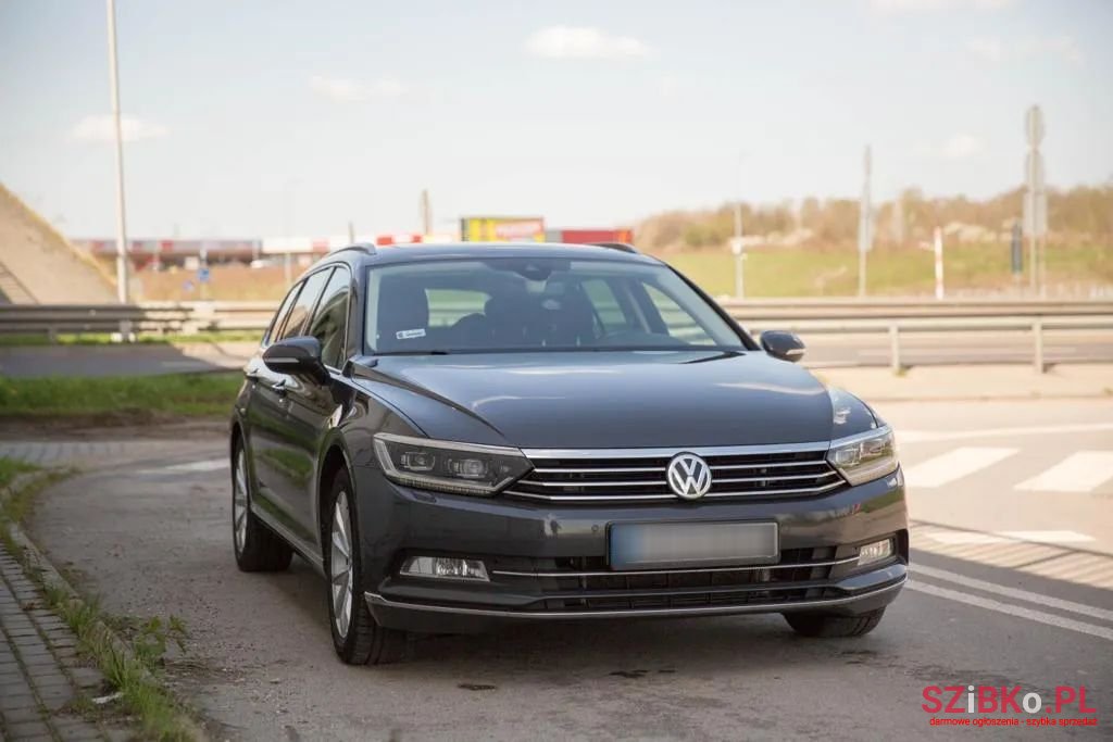 2015' Volkswagen Passat photo #1