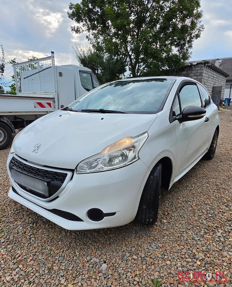2014' Peugeot 208 Puretech 68 Access photo #2