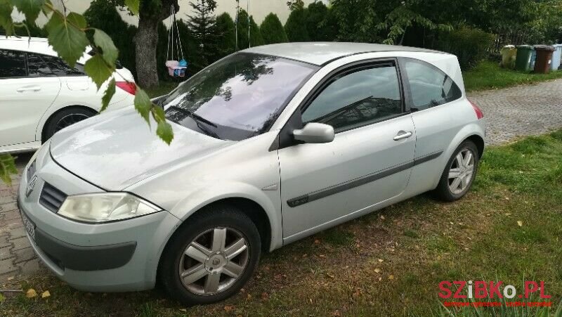2004' Renault Megane photo #1