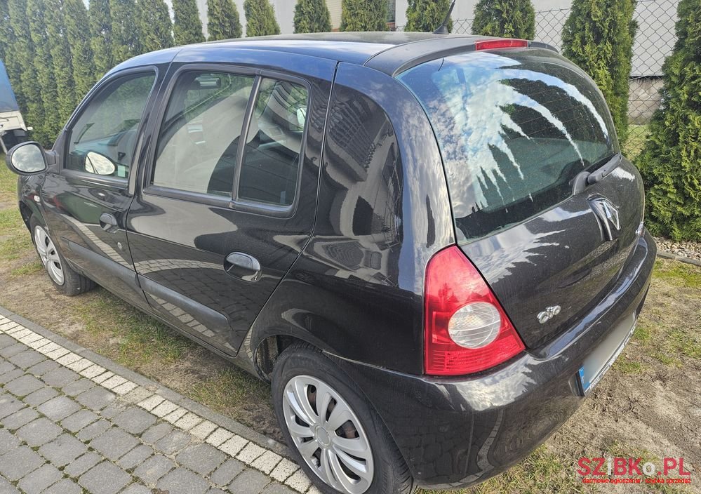 2009' Renault Clio photo #4