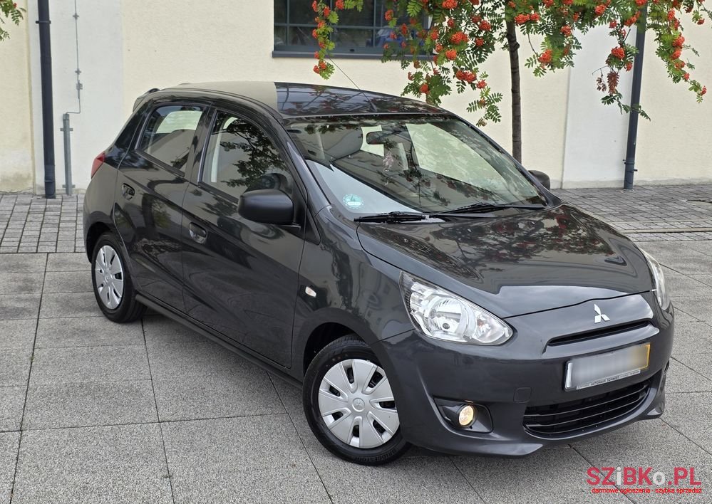 2013' Mitsubishi Space Star photo #2