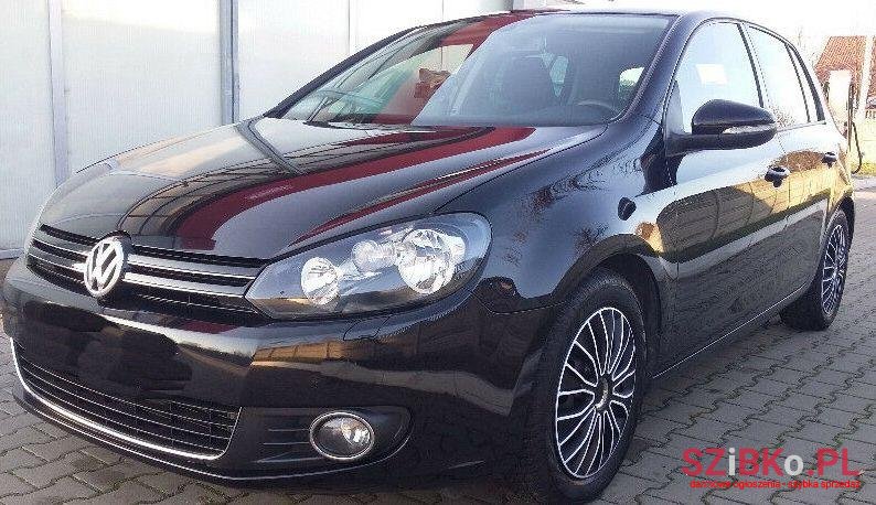 2009' Volkswagen Golf photo #1
