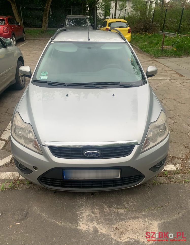 2010' Ford Focus photo #2