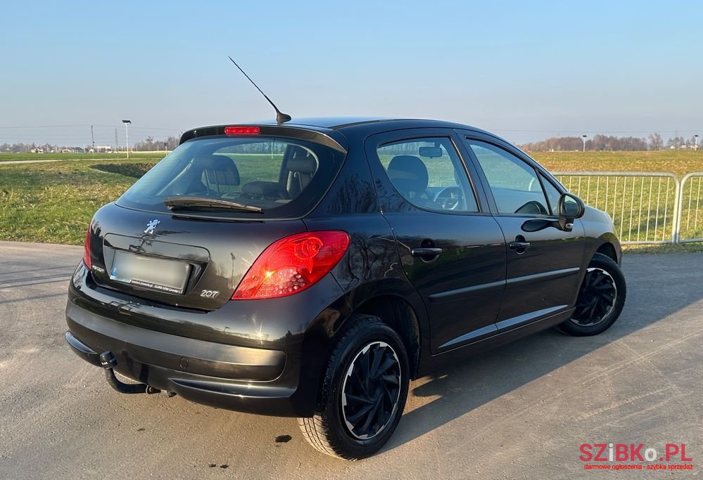 2006' Peugeot 207 1.4 16V Trendy photo #3