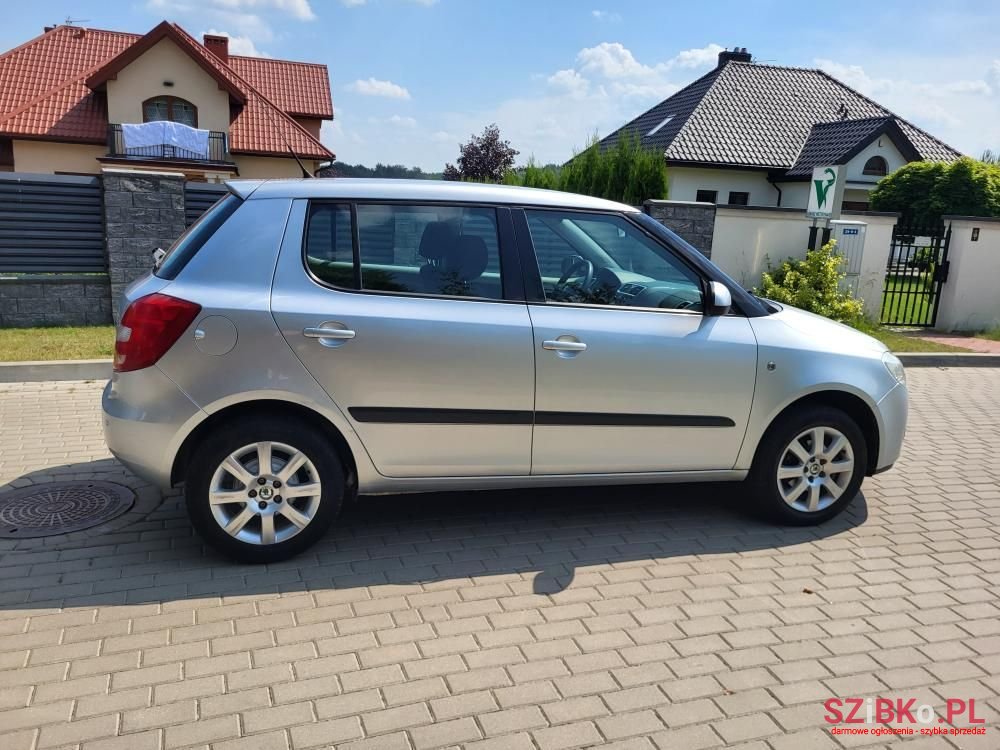 2008' Skoda Fabia photo #5