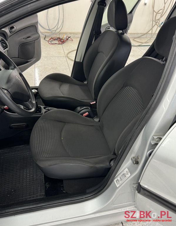 2009' Peugeot 206 Plus photo #6