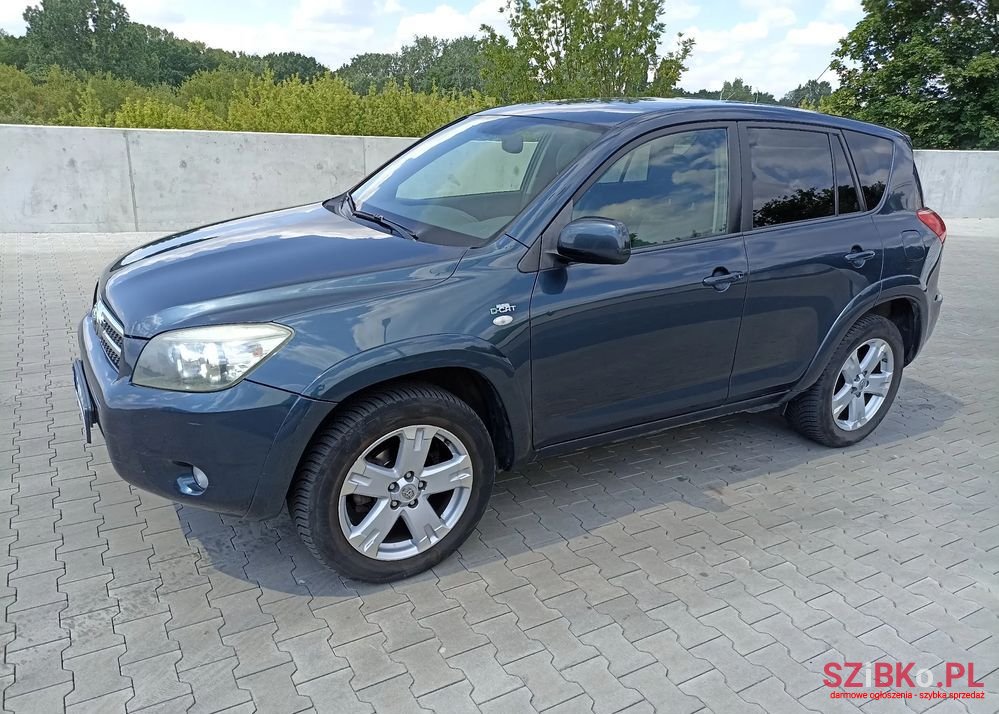 2006' Toyota RAV4 photo #1