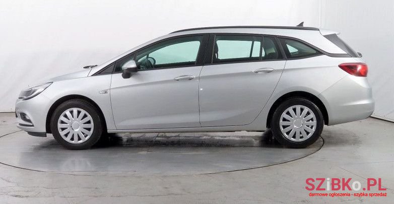 2017' Opel Astra photo #2