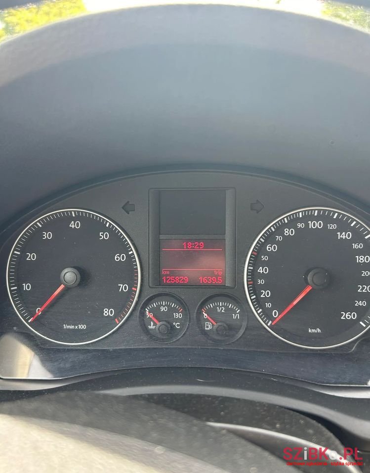 2007' Volkswagen Golf photo #5