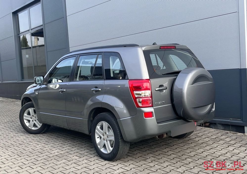 2009' Suzuki Grand Vitara 2.0 De Luxe photo #4