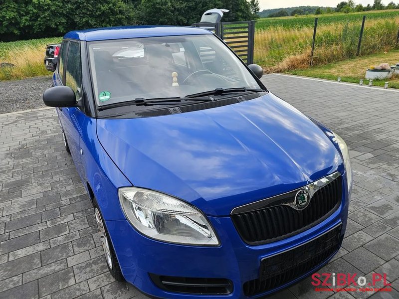 2009' Skoda Fabia 1.4 16V Classic photo #2